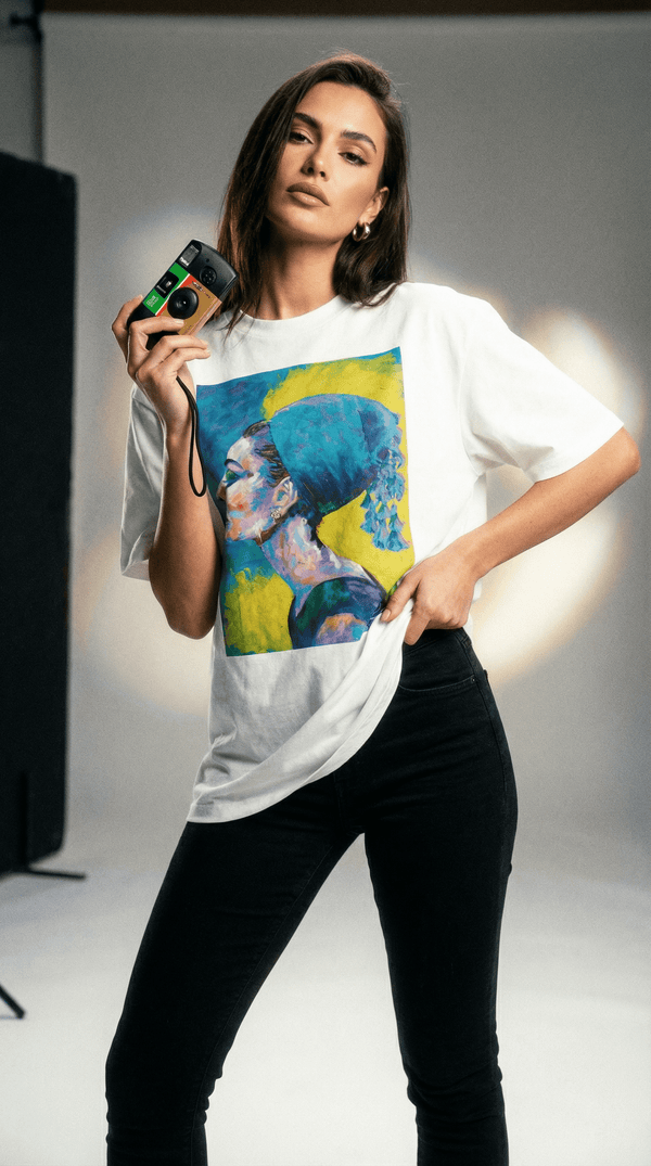 Audrey 02 W / SIGNATURE LABEL