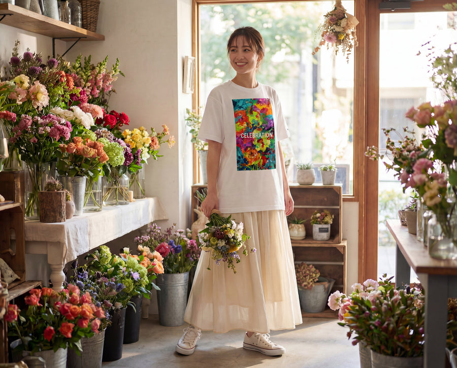 モデル身長:165cm 着用サイズ:L Oversize Fit のゆったりとしたシルエット。 女性が着用するとリラックス感のあるサイズ感になります。