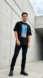 House Sitting B / SIGNATURE LABEL