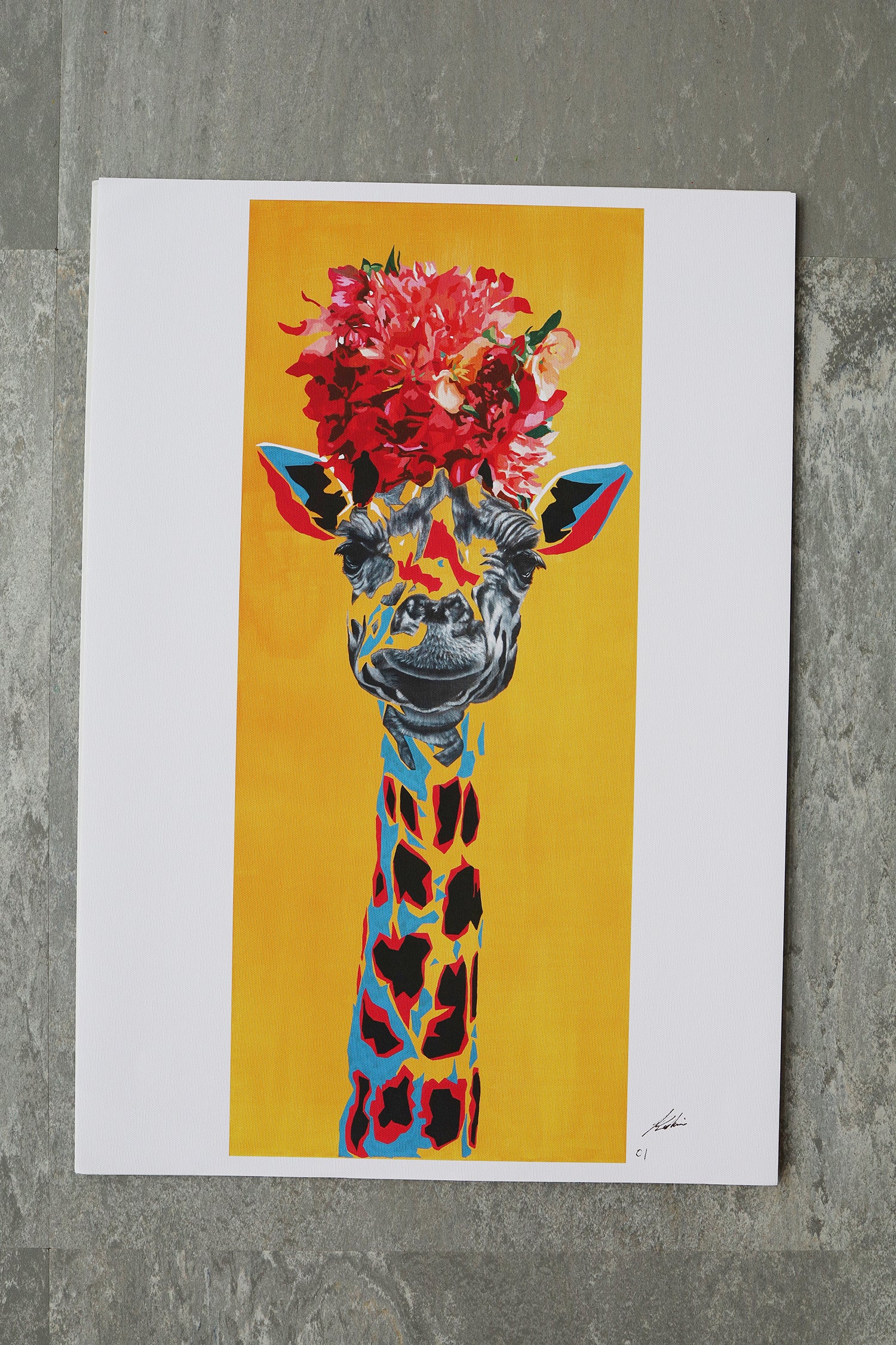 Giraffe mit Blumenkranz | Limitierter Kunstdruck