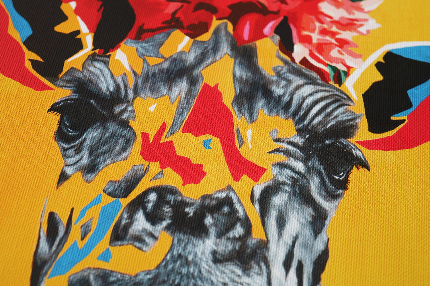 Giraffe mit Blumenkranz | Limitierter Kunstdruck