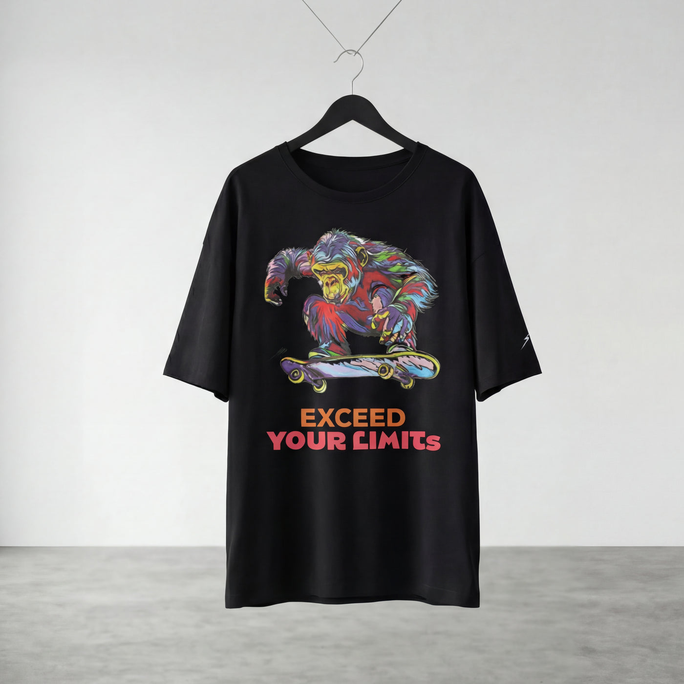 Animal × Sports – Gorilla × Skateboard オーバーサイズTシャツ