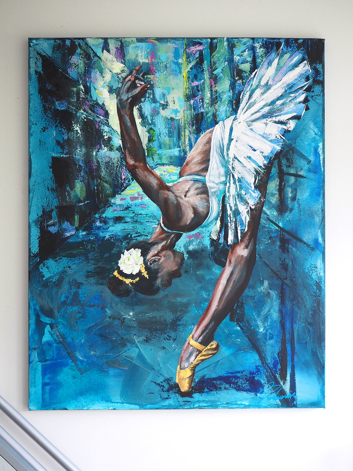 絵画 jumping A swan in backstreet – TADAOMIART Style